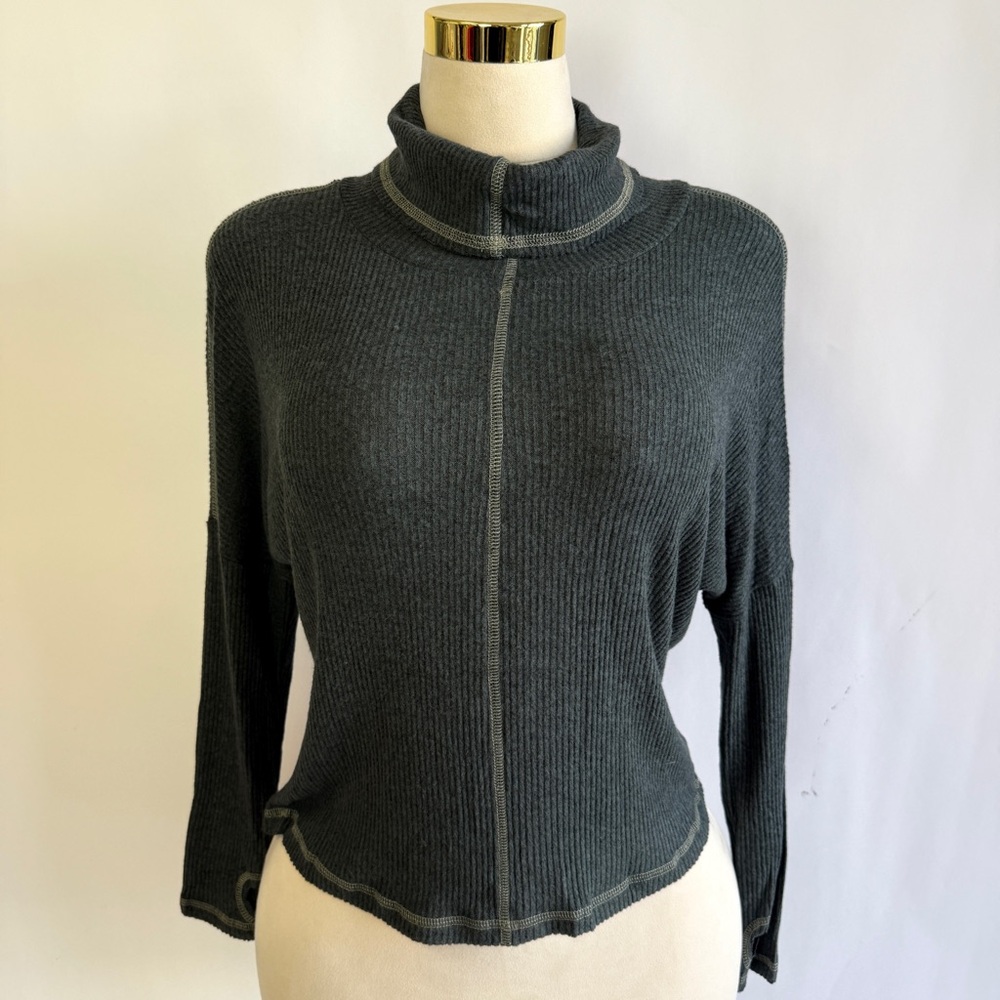 🌺 3/$25 Happy Days Pine Ribbed Turtleneck Dolman Sleeve Top